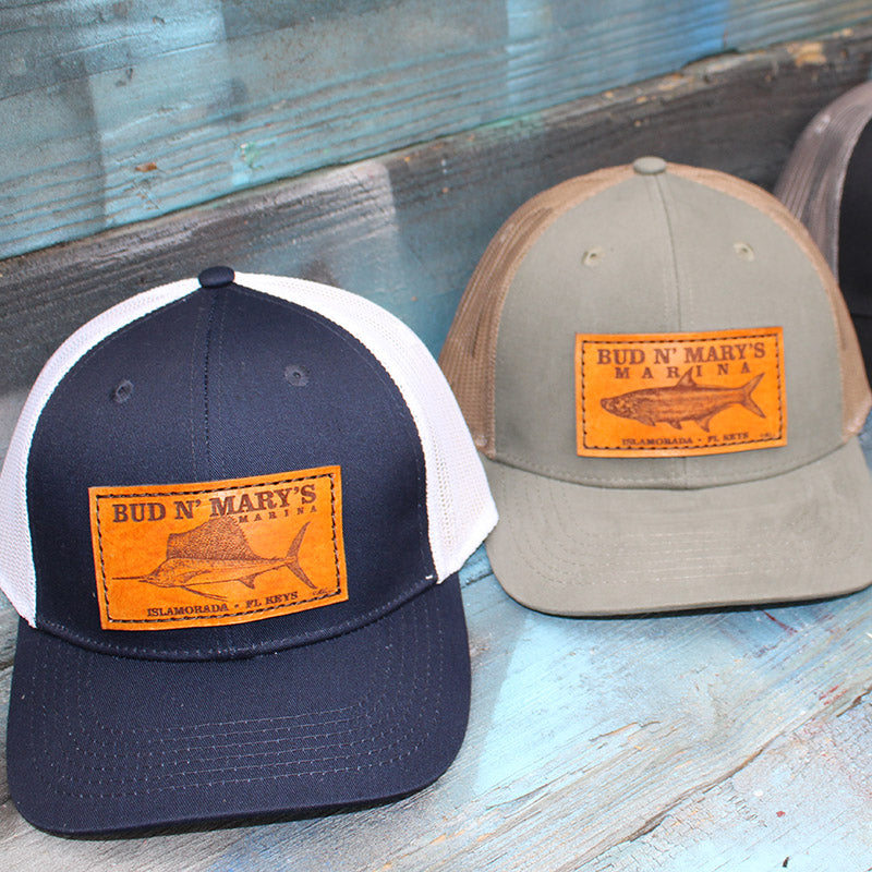 We offer high quality with low quantity custom products to smaller brands and businesses.